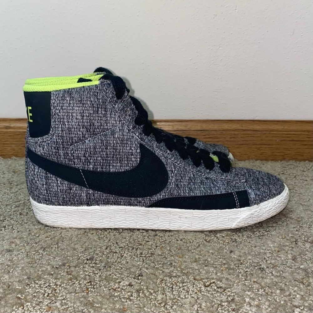 Nike blazer mid 77 shoes